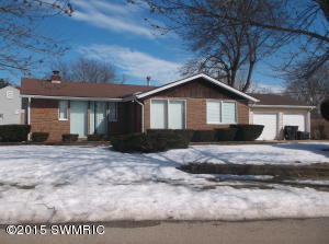 701 E Smith St, Buchanan, MI 49107 photo 1