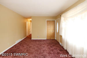 723 Grove St, Belding, MI 48809 photo 2