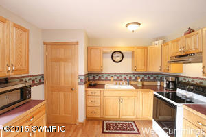 723 Grove St, Belding, MI 48809 photo 5