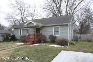 748 E Prospect, Marshall, MI 49068 photo 2