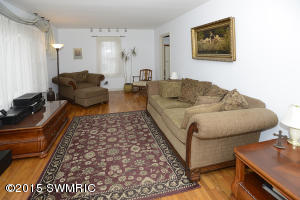 748 E Prospect, Marshall, MI 49068 photo 4