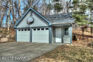 725 E Prospect St, Marshall, MI 49068 photo 2