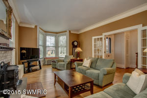 725 E Prospect St, Marshall, MI 49068 photo 9
