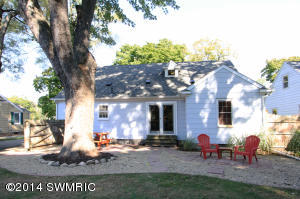 416 Parchmount Ave, Parchment, MI 49004 photo 2