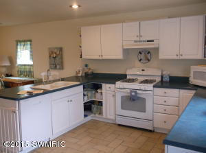 546 Maple St, Colon, MI 49040 photo 7