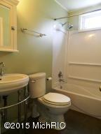 104 E Michigan St, Three Oaks, MI 49128 photo 8