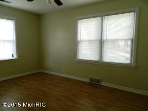 104 E Michigan St, Three Oaks, MI 49128 photo 7