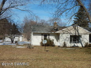 1502 W Ellis Ave, Belding, MI 48809 photo 3
