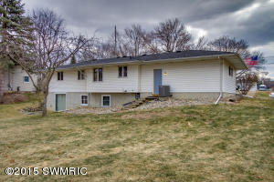 193 Highfield, Marshall, MI 49068 photo 3
