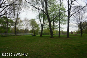 640 Glenview Cir, Plainwell, MI 49080 photo 27