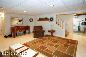 640 Glenview Cir, Plainwell, MI 49080 photo 15