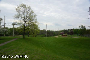 640 Glenview Cir, Plainwell, MI 49080 photo 29