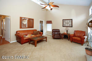 640 Glenview Cir, Plainwell, MI 49080 photo 5