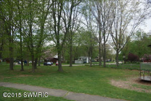 640 Glenview Cir, Plainwell, MI 49080 photo 31