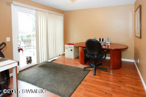 640 Glenview Cir, Plainwell, MI 49080 photo 13