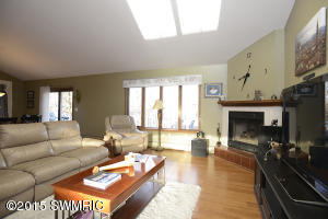 237 Deer Run Dr, Plainwell, MI 49080 photo 12