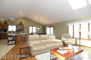 237 Deer Run Dr, Plainwell, MI 49080 photo 11