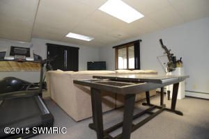 237 Deer Run Dr, Plainwell, MI 49080 photo 23