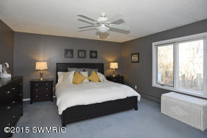 237 Deer Run Dr, Plainwell, MI 49080 photo 15