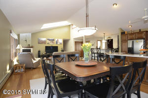 237 Deer Run Dr, Plainwell, MI 49080 photo 8