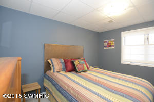 237 Deer Run Dr, Plainwell, MI 49080 photo 28