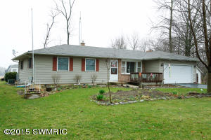 253 Stuart Lake Rd, Marshall, MI 49068 photo 1