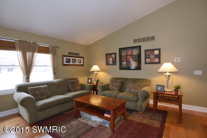 342 12th St, Plainwell, MI 49080 photo 2