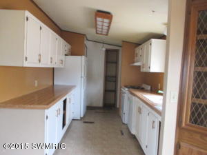 279 13th St, Plainwell, MI 49080 photo 6