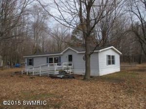 279 13th St, Plainwell, MI 49080 photo 1