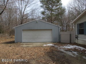 279 13th St, Plainwell, MI 49080 photo 3