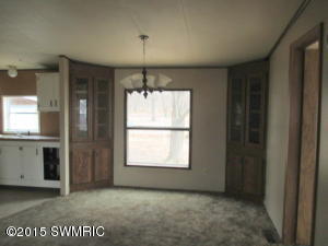 279 13th St, Plainwell, MI 49080 photo 4