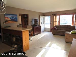 107 Maple Ct, Buchanan, MI 49107 photo 4