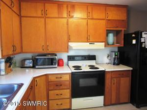 107 Maple Ct, Buchanan, MI 49107 photo 5
