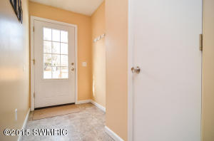 654 E State St, Belding, MI 48809 photo 3