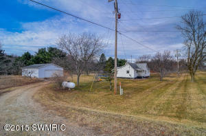 654 E State St, Belding, MI 48809 photo 19