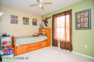 654 E State St, Belding, MI 48809 photo 17