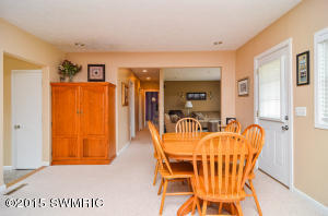 654 E State St, Belding, MI 48809 photo 9