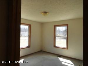 165 Ewing St, Newaygo, MI 49337 photo 4