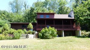 10522 N Riverview Dr, Plainwell, MI 49080 photo 1