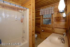 10522 N Riverview Dr, Plainwell, MI 49080 photo 12