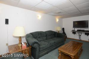 10522 N Riverview Dr, Plainwell, MI 49080 photo 19