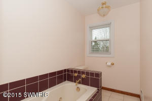 235 N Sunset St, Plainwell, MI 49080 photo 8