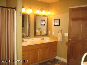 21402 Division Dr, Marshall, MI 49068 photo 37