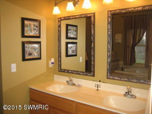 21402 Division Dr, Marshall, MI 49068 photo 38