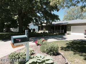 441 Apache Dr, Fremont, MI 49412 photo 2