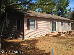 5588 E 52nd St, Newaygo, MI 49337 photo 1