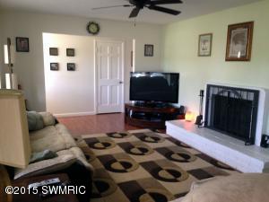 17536 Hiawatha Dr, Spring Lake, MI 49456 photo 4