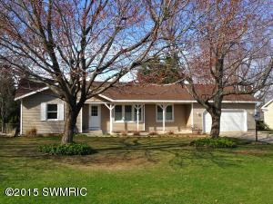 17536 Hiawatha Dr, Spring Lake, MI 49456 photo 1