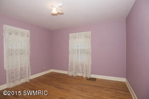 263 E Oak Grove Ave, Parchment, MI 49004 photo 8