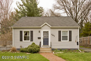 263 E Oak Grove Ave, Parchment, MI 49004 photo 1